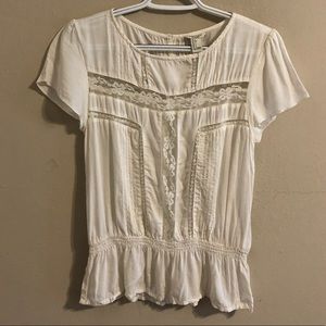Short sleeve cream blouse with lace embroidery